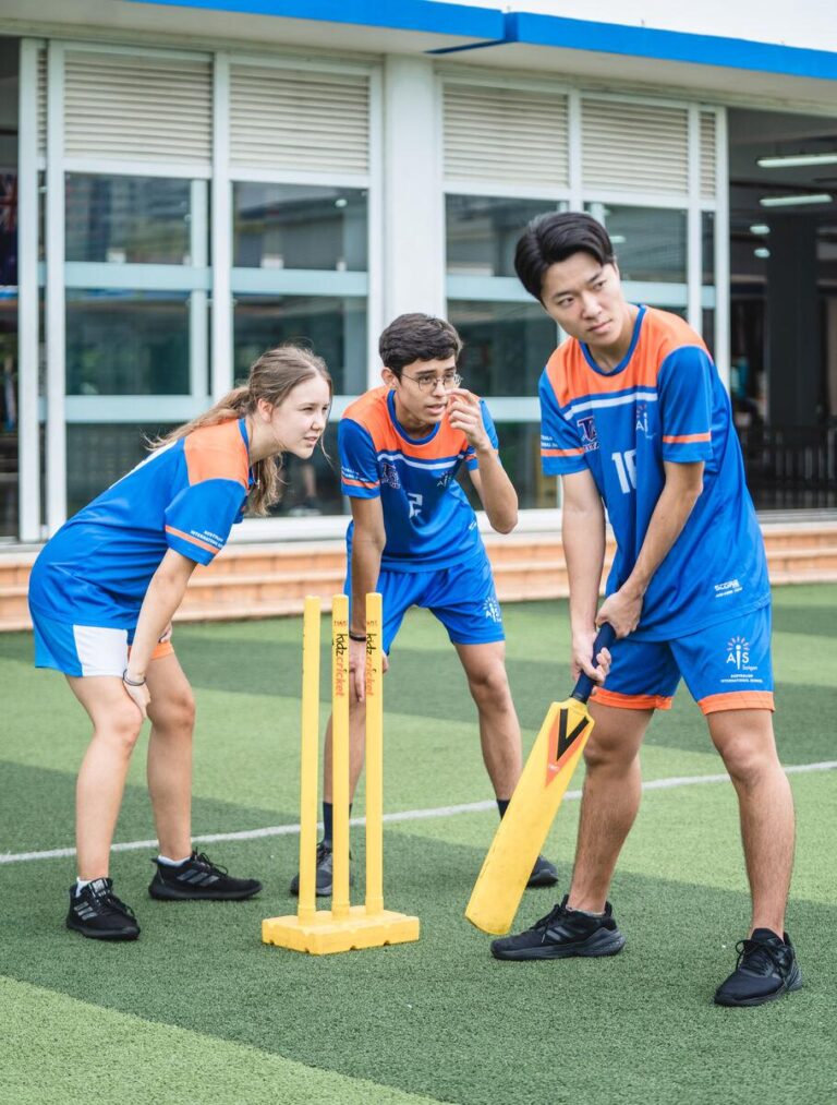 The Australian International School (AIS)