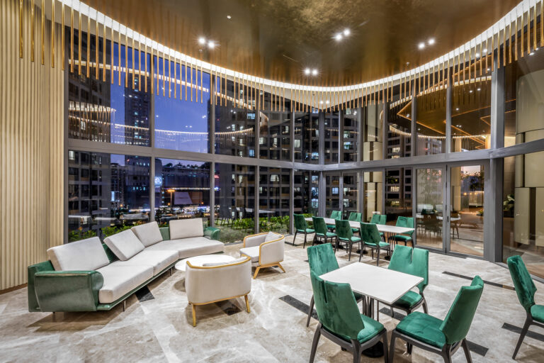 Niche lounge