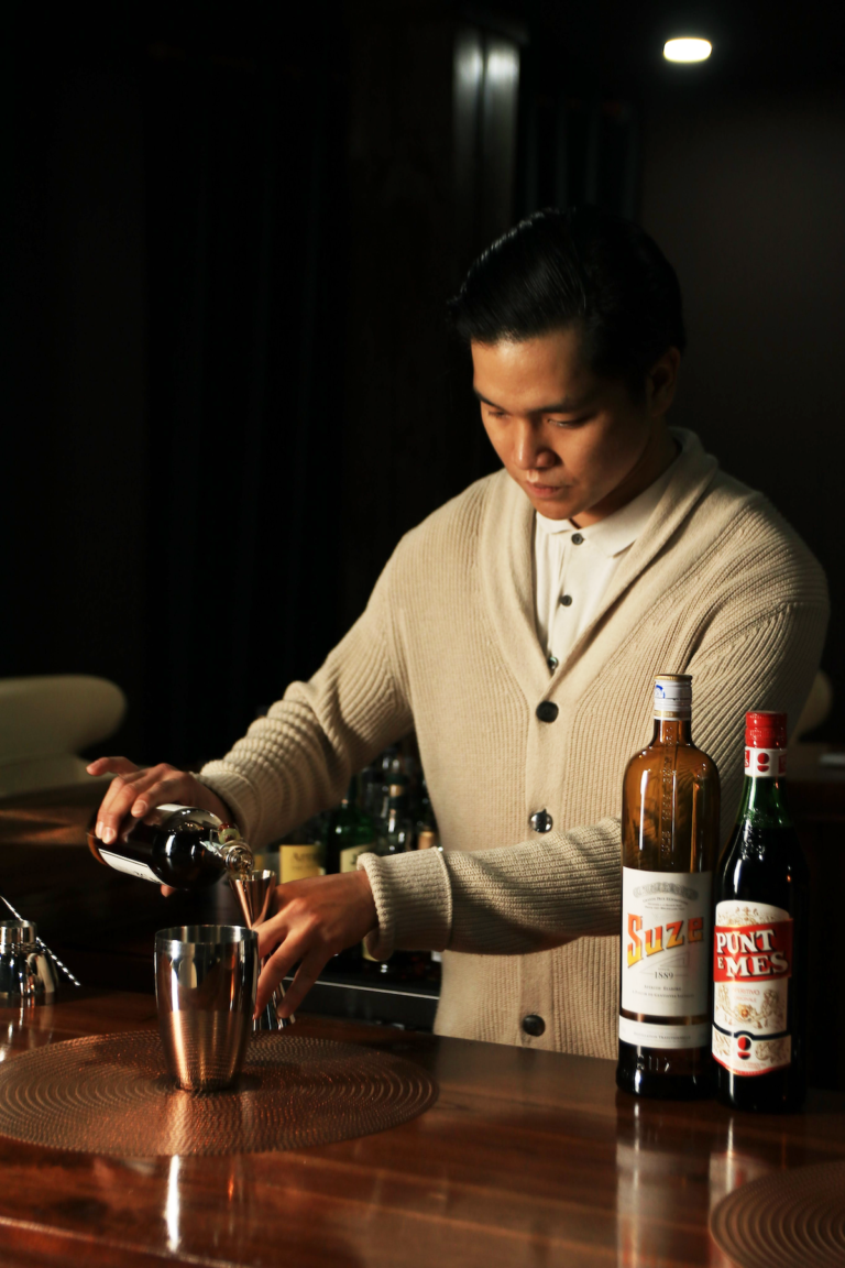 Tủ Bar – Hidden Behind the Wardrobe