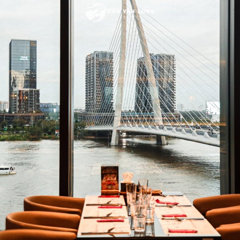 Buffet Cửu Vân Long – A Feast by the Water