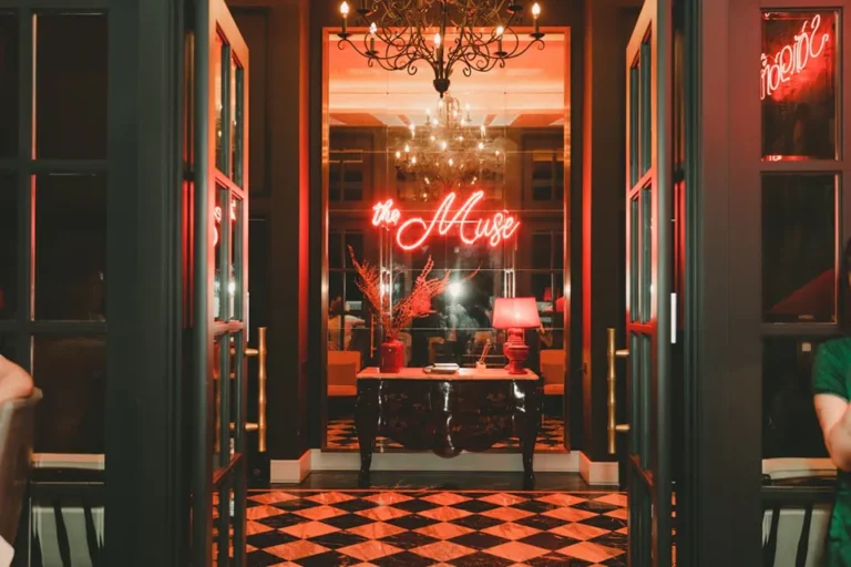 The Muse Coctail & Tapas Bar – Skyline Sips