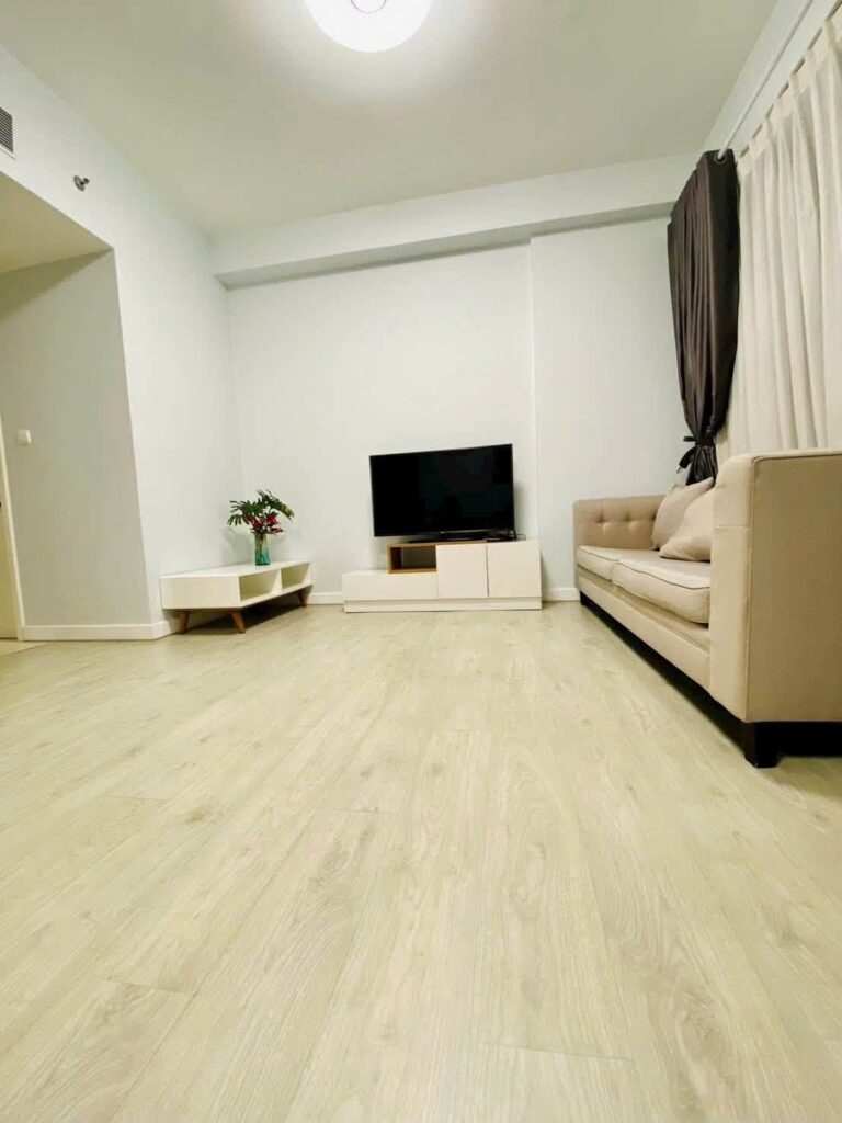 Tufted Beige Comfort
