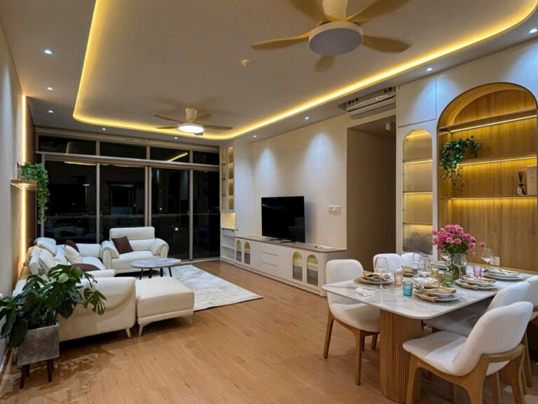 Freshly Renovated Living With A Generous Balcony