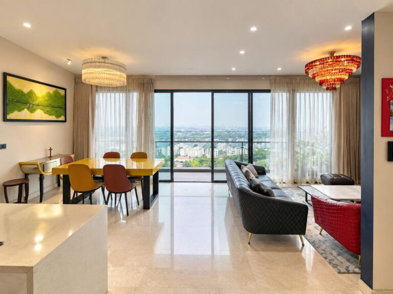 Skyline Dining Elegance
